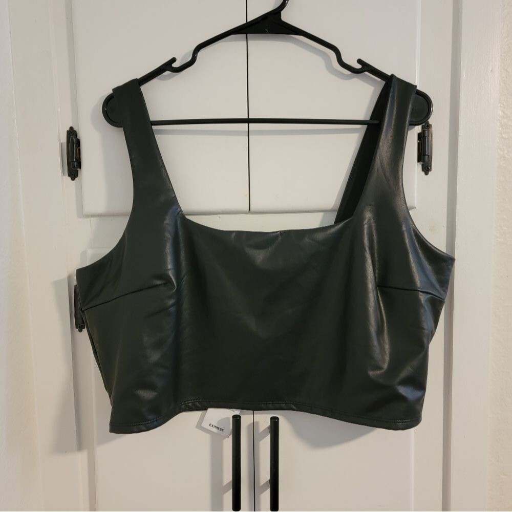 Express Body Countour Black Faux Vegan Leather Crop Sleevless Top Xl